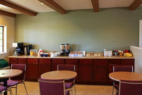 Shenandoah Inn, Major Credit Cards Required For Check In Plymouth Экстерьер фото